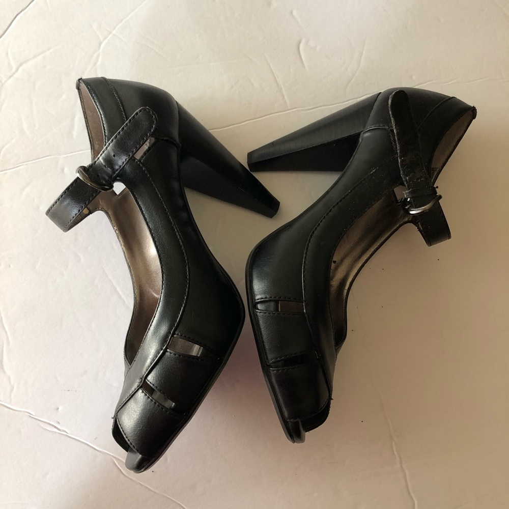 Vera Wang high heels shoes size 7